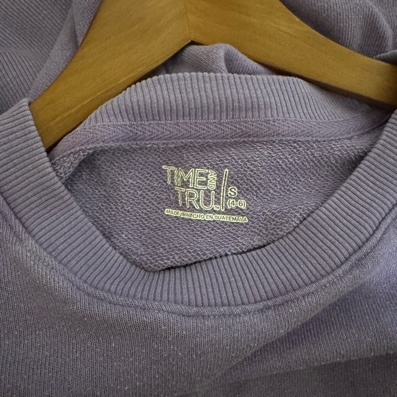 Women’s Time and Tru purple long sleeve crew neck oversized sweatshirt, Small - Picture 3 of 4